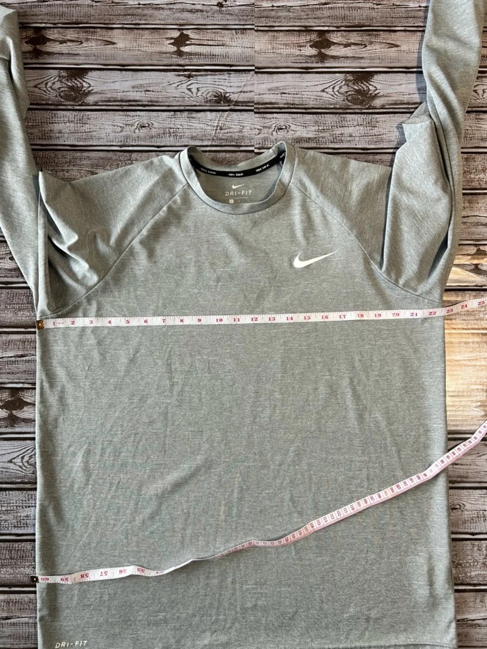 Nike Men’s Long-Sleeve Dri-FIT Swim shirt